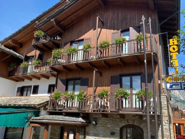 Hotel Triolet Courmayeur Exteriér fotografie