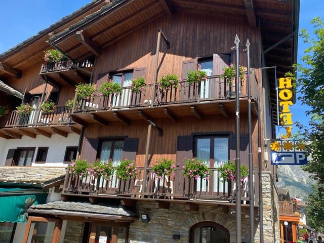 Hotel Triolet Courmayeur Exteriér fotografie