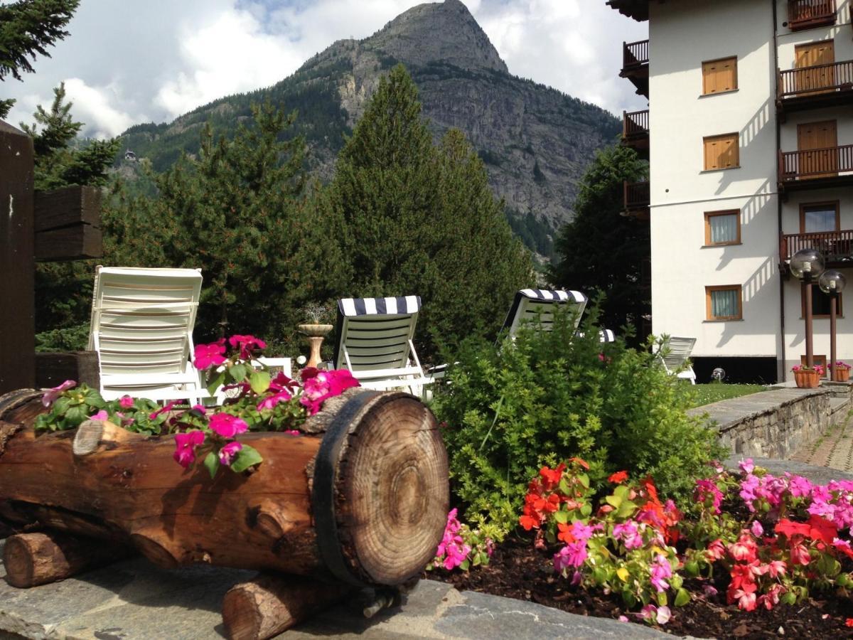 Hotel Triolet Courmayeur Exteriér fotografie